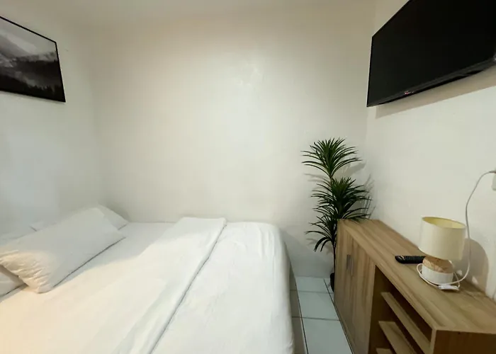 West Coast House Hotel Cebu