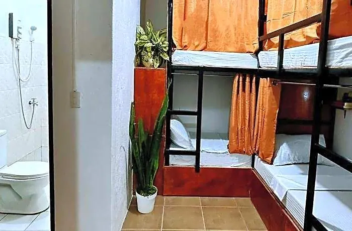 West Coast House 5*