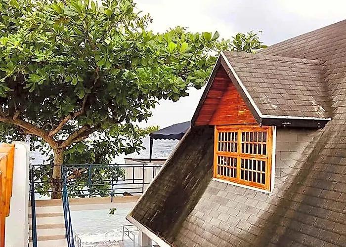 West Coast House 5*