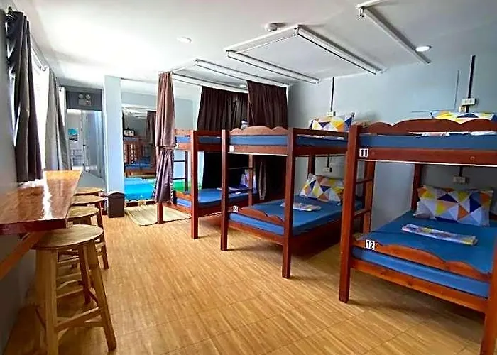West Coast House 5*