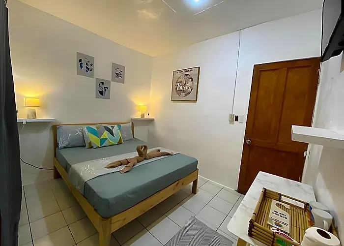 West Coast House 5* Cebu Stadt